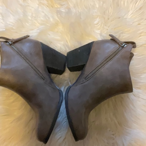 Luoika Women’s Grey Wide Width Chunky Heel Side Zipper Ankle Booties Size 9.5 - Picture 5 of 13